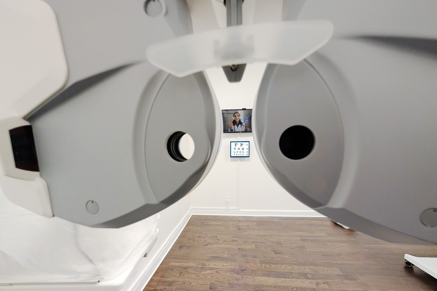 Framed_Eye_exam Framed_Eye_exam