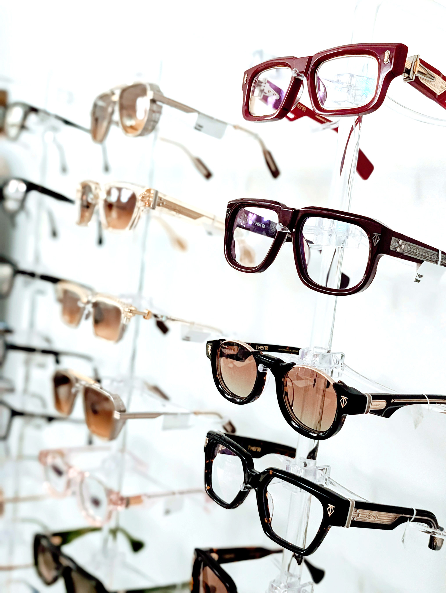 Framed_Store_THenri1