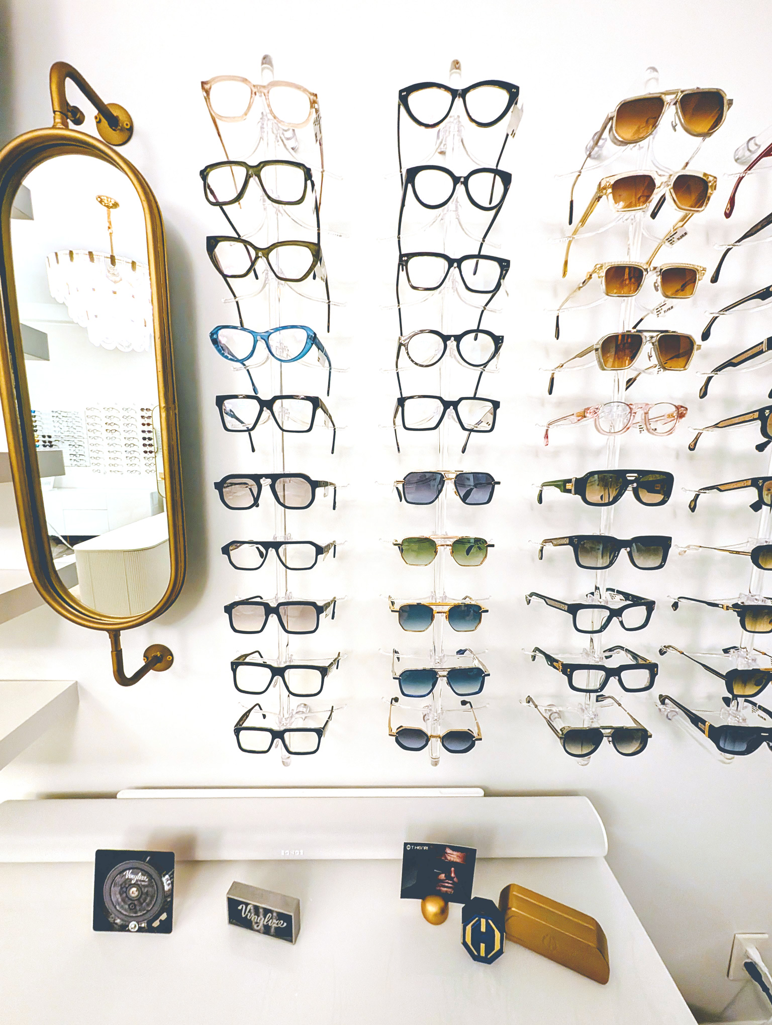 Framed_Store_THenri2
